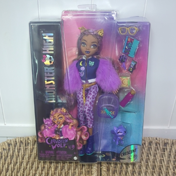New Monster High Clawdeen Wolf Doll with Purple and Pink Outfit - Picture 1 of 5